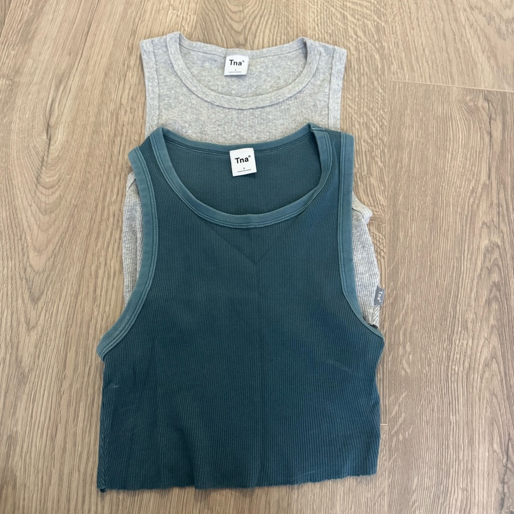 Aritiza tank tops
